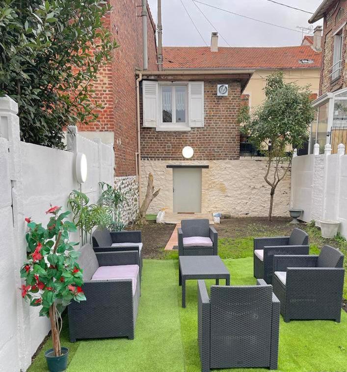 Jolie Petite Maison Avec Un Grand Jardin Montmagny Extérieur photo